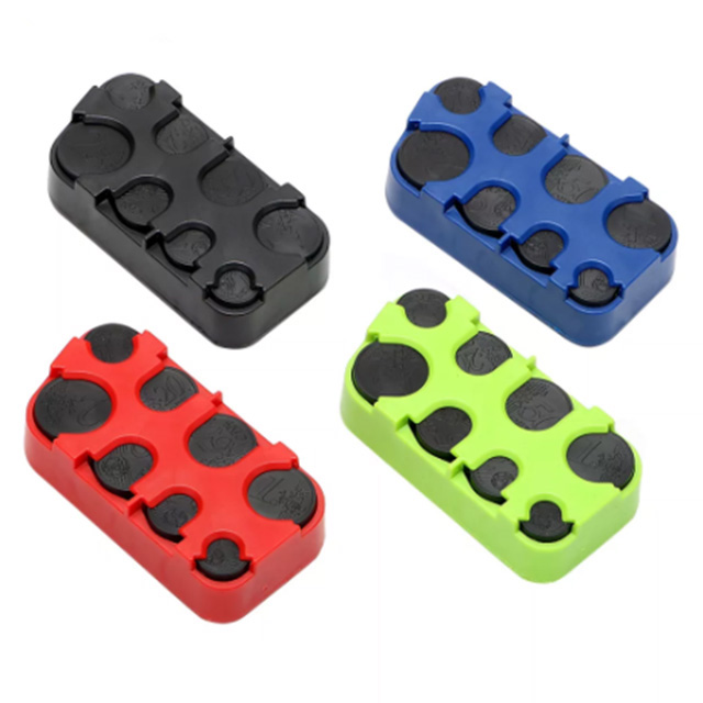 Hvordan en plastikmøntpung holder dine mønter organiserede og tilgængelige